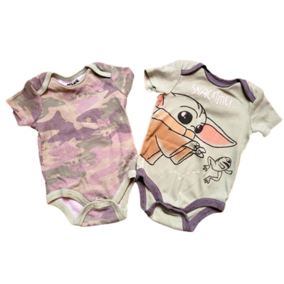 STAR WARS 2 Yoda onsies. Size 3-6 months. Both 9 or 5ea. EXCELLENT CONDITION! - Picture 2 of 5